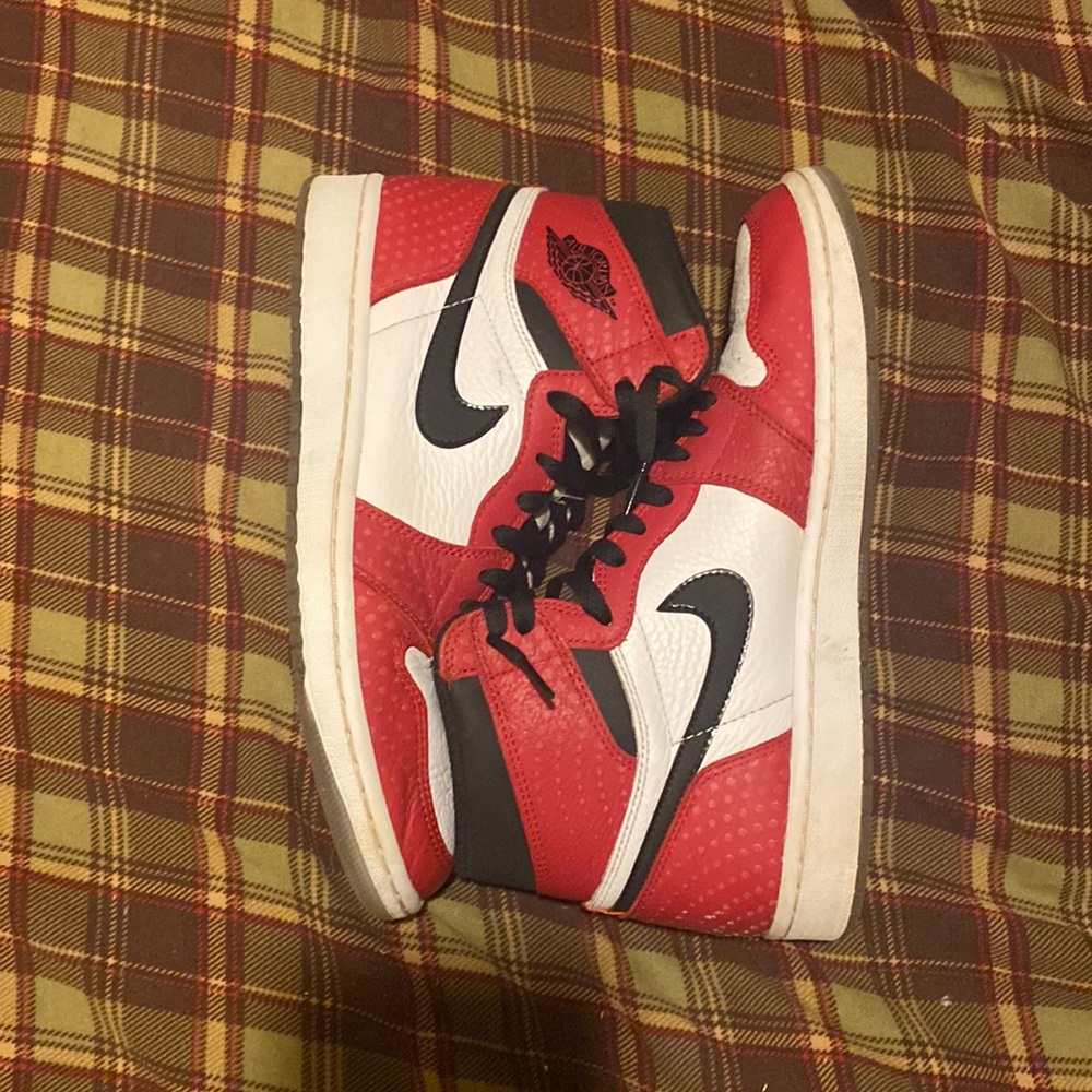 Used Into the spiderverse Jordan 1 size 8.5 (No box)